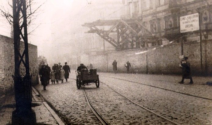 Construction of a bridge over Chlodna Street in Warsaw.